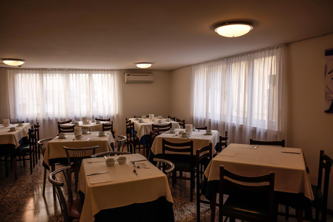 רימיני Hotel Venus מראה חיצוני תמונה